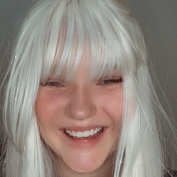 Meet your Posher, Maya - Picture 5 of 6